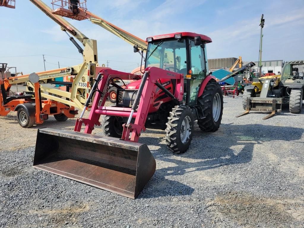 Mahindra 6110 Equipment Image0