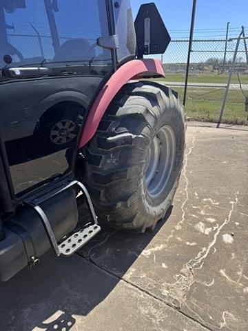 Image of Mahindra 6110 equipment image 4