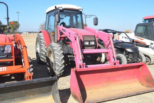 Image of Mahindra 7010 equipment image 3