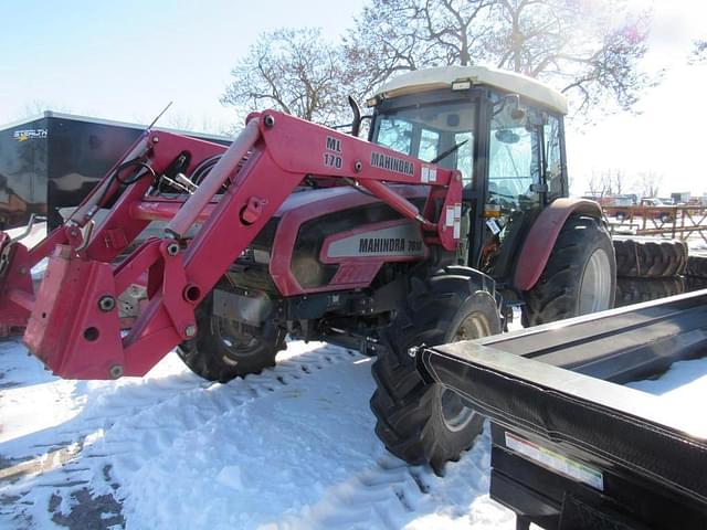 Image of Mahindra 7010 equipment image 1