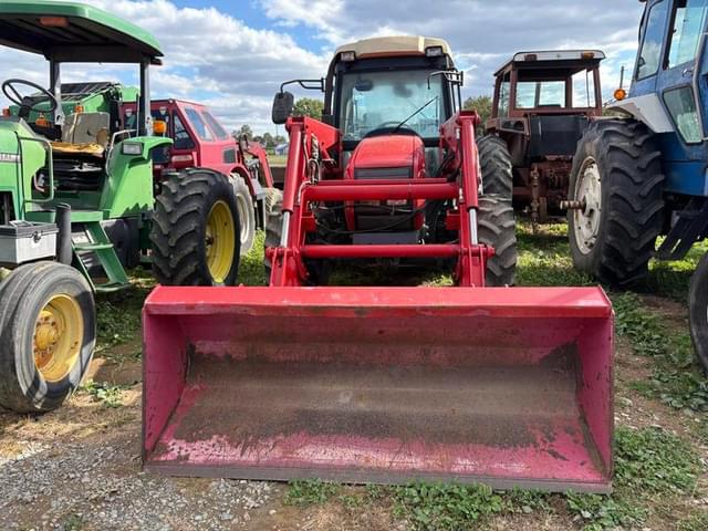 Image of Mahindra 7010 equipment image 2