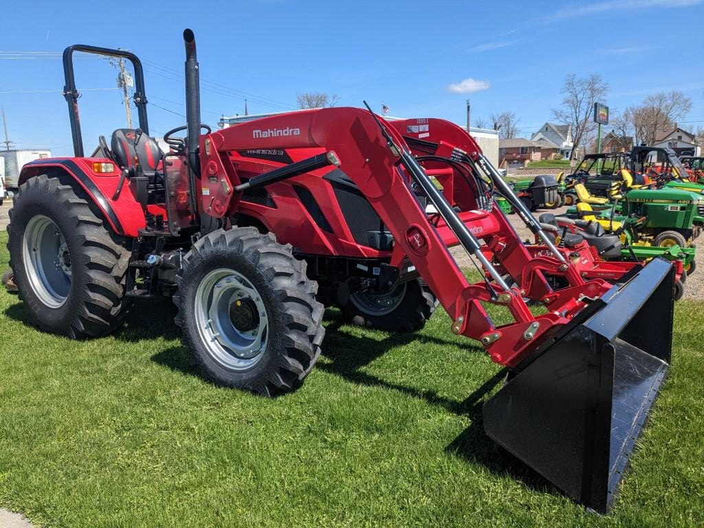 Main image Mahindra 7085