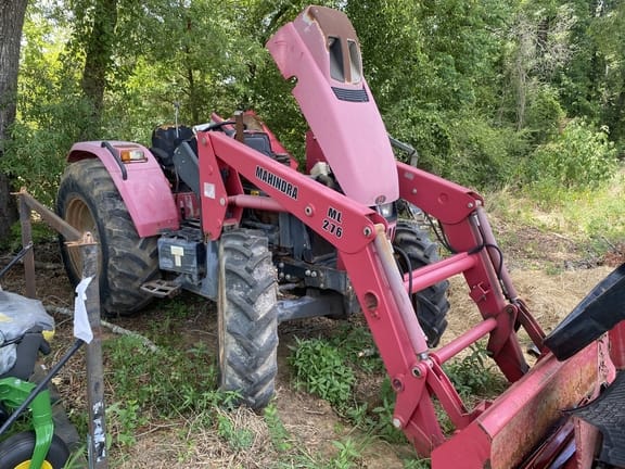 Main image Mahindra 7520