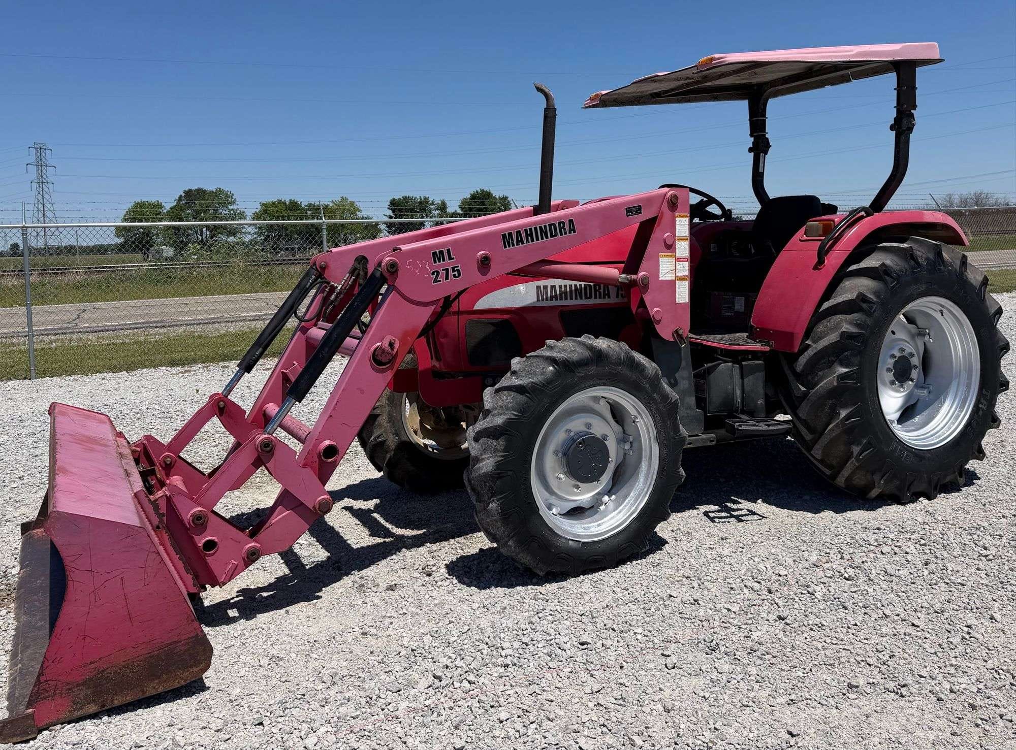 Mahindra 7520 Equipment Image0