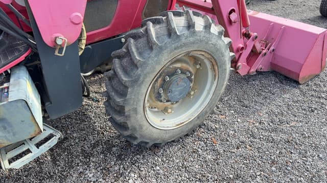 Image of Mahindra 7520 equipment image 4