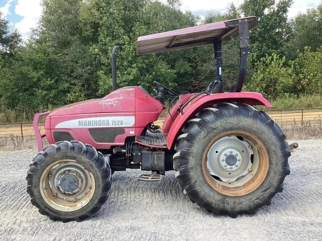 Image of Mahindra 7520 equipment image 2