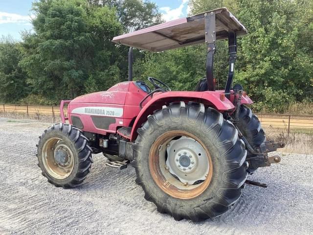 Image of Mahindra 7520 equipment image 3