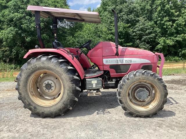 Image of Mahindra 7520 equipment image 1