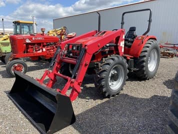 Main image Mahindra 8560