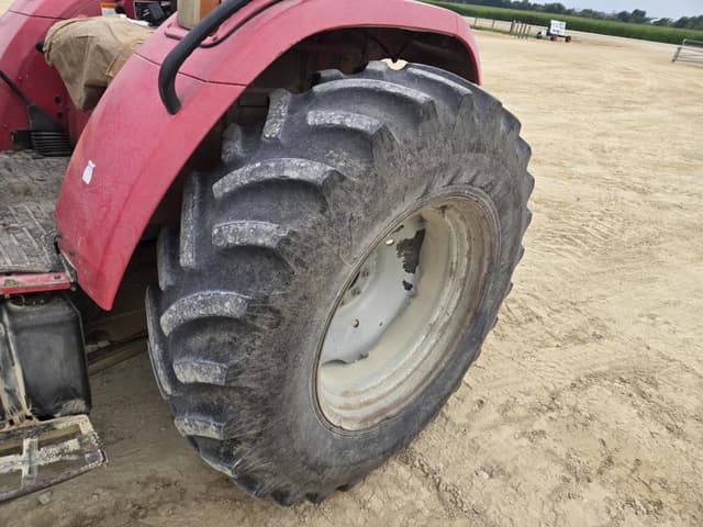 Image of Mahindra 8560 equipment image 4