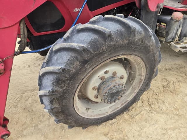 Image of Mahindra 8560 equipment image 3