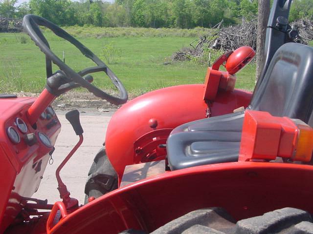 Image of Mahindra 4005 equipment image 2