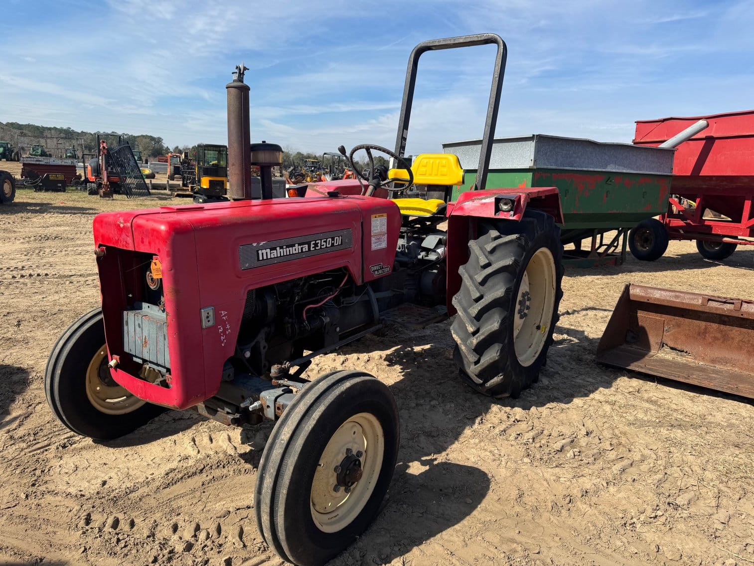 Mahindra E350-DI Equipment Image0