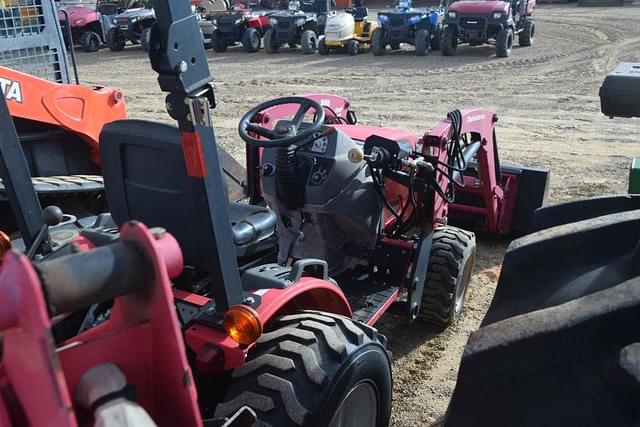 Image of Mahindra Max 26 equipment image 2