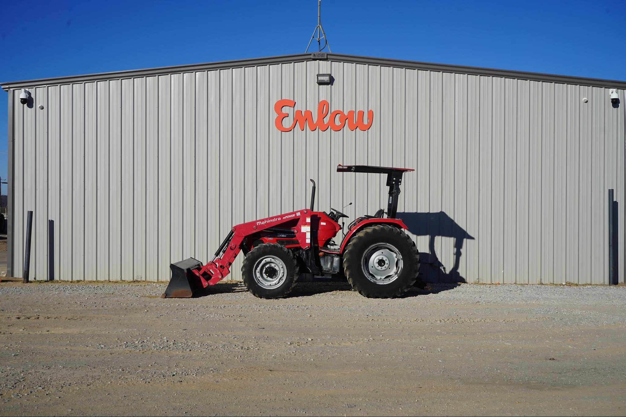 Mahindra mPower 85 Equipment Image0