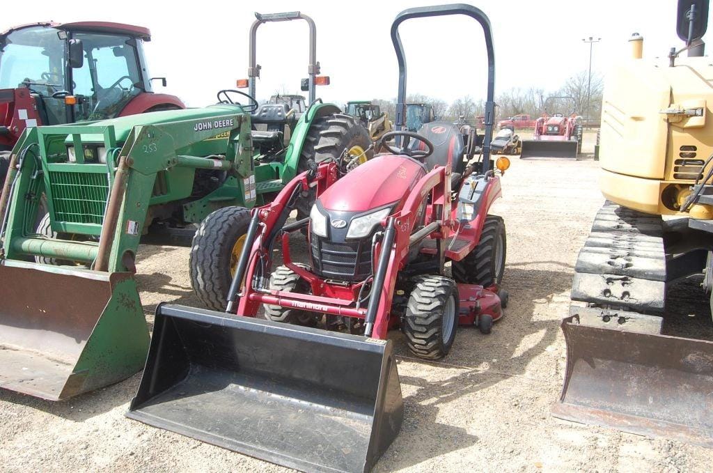 Mahindra eMax 20S Equipment Image0