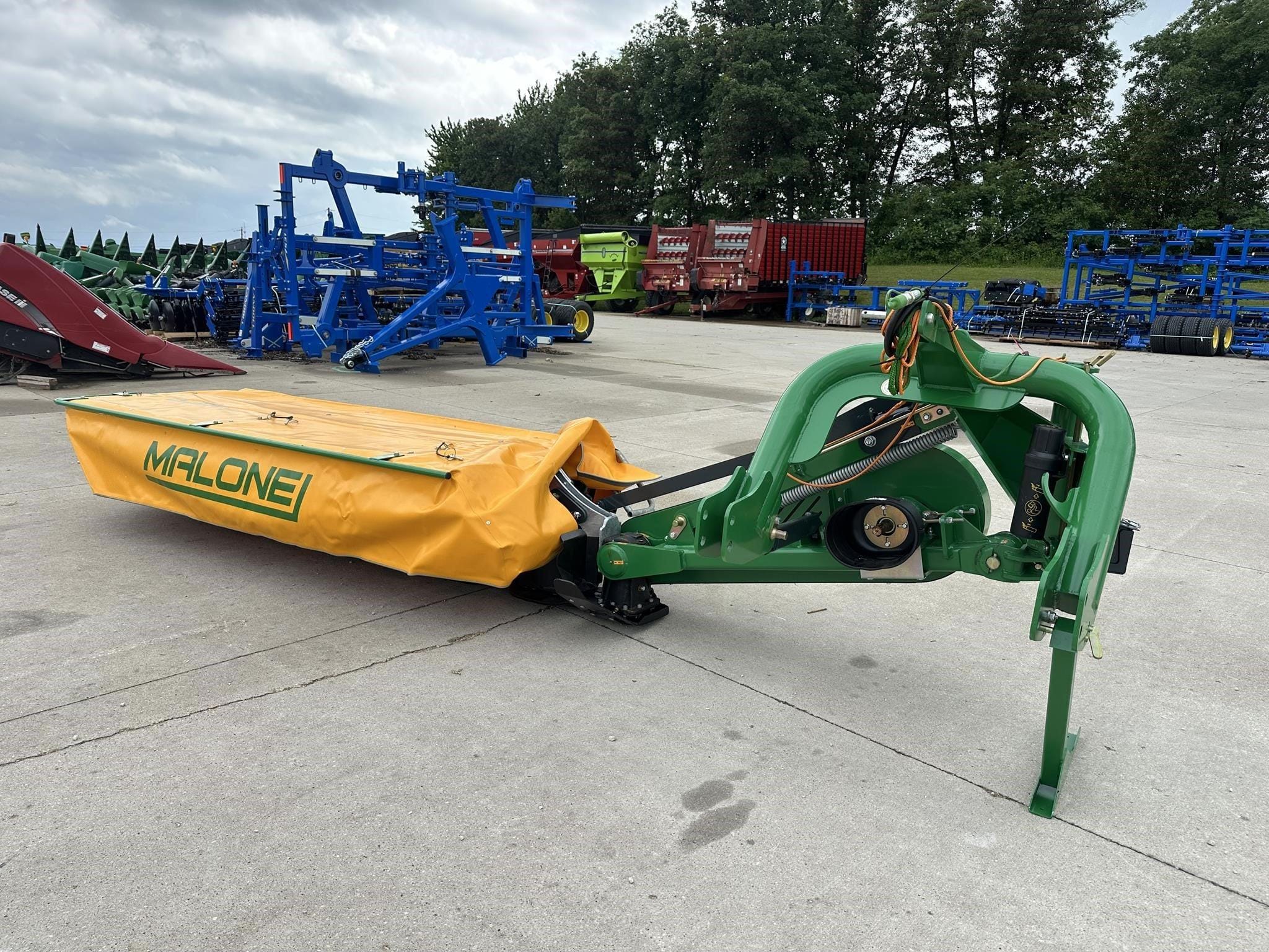 2026 Malone Procut 280 Equipment Image0