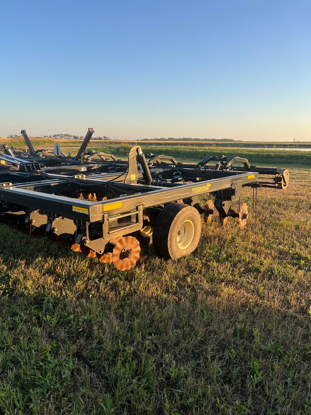 Mandako Twister T4030 Equipment Image0