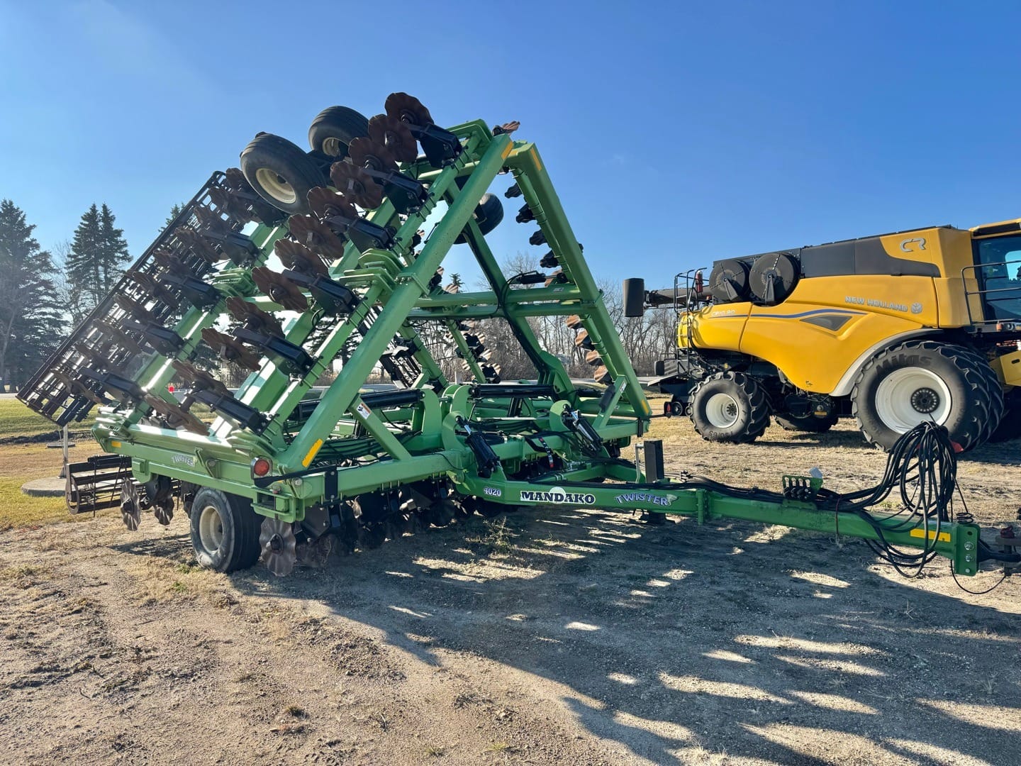 Mandako Twister 4020 Equipment Image0