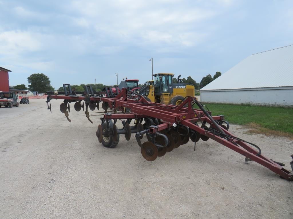 M&W 1165 Equipment Image0