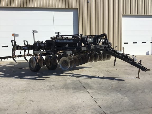 M&W EarthMaster 1700 Equipment Image0