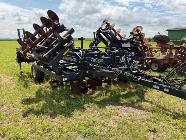 Image of M&W Earthmaster 2200F equipment image 2