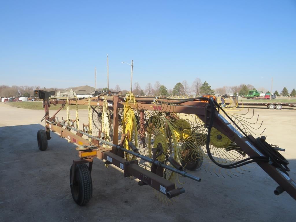SOLD - M&W DF12 Lot No. 683 Hay and Forage | Tractor Zoom