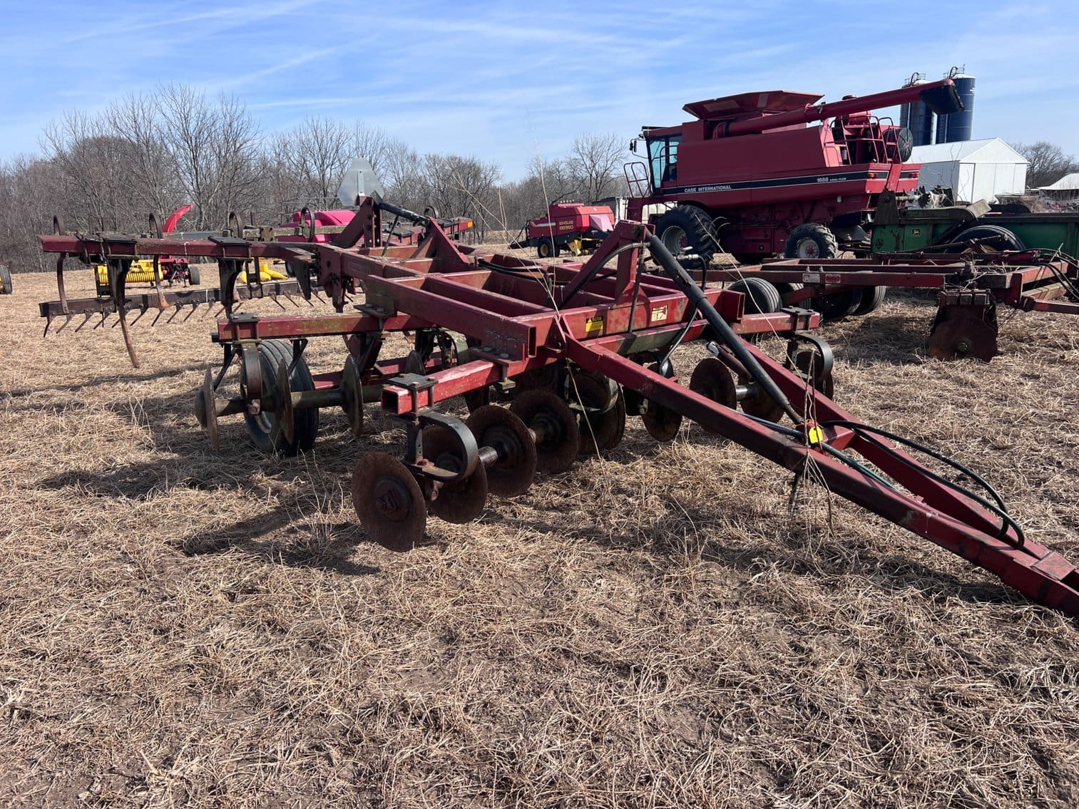 M&W EarthMaster Equipment Image0