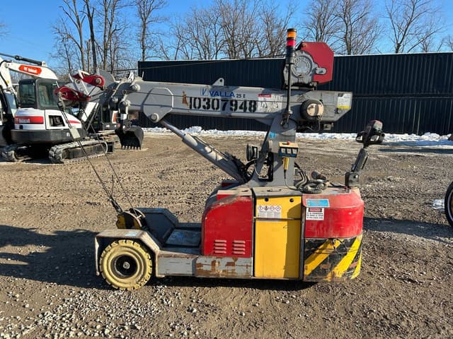 Image of Manitex 25E equipment image 4