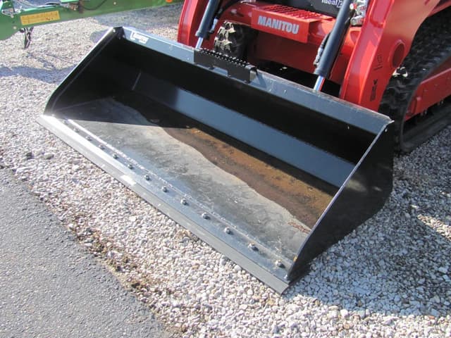 Image of Manitou 3200VT equipment image 4