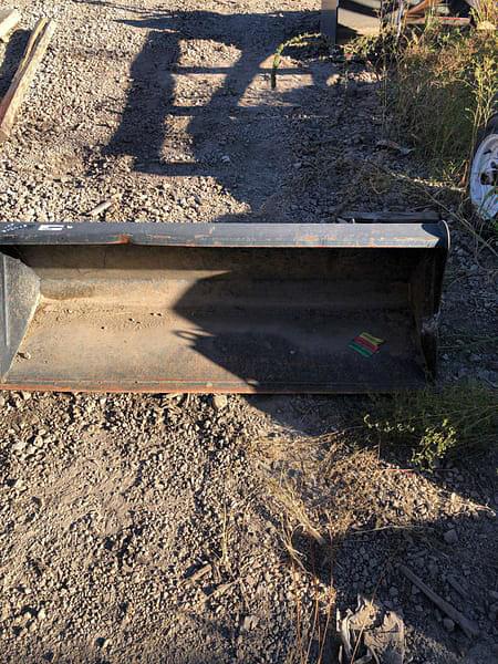 Image of Manitou Bucket equipment image 2
