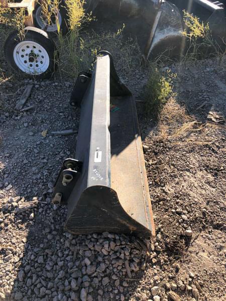 Image of Manitou Bucket equipment image 1