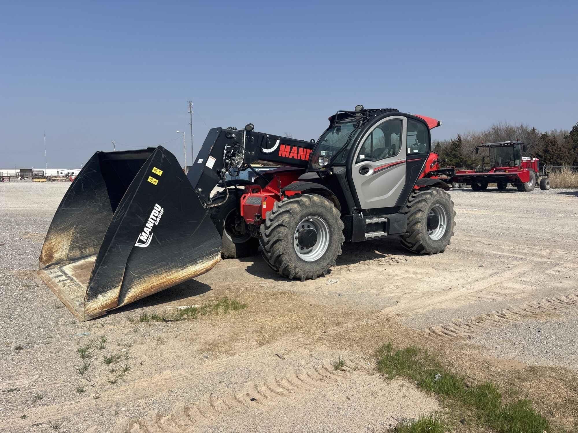 Manitou MLT961-145 V+L Equipment Image0