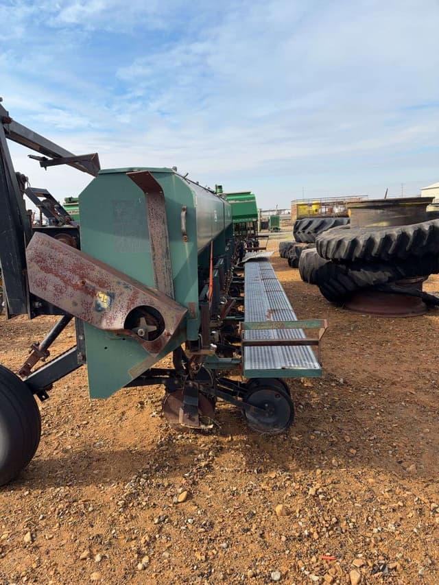 Image of Marliss Undetermined equipment image 2