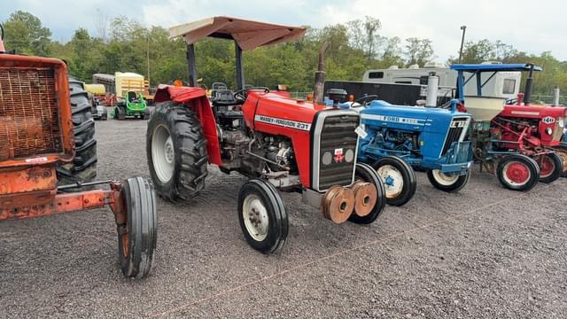 Image of Massey Ferguson 231 equipment image 2
