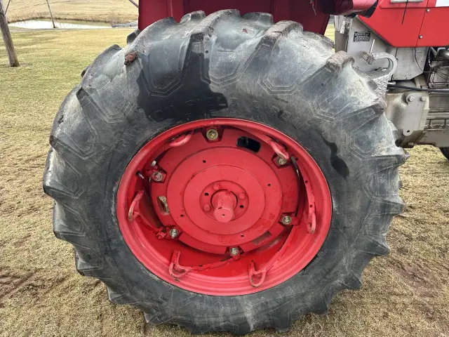 Image of Massey Ferguson 1100 equipment image 3