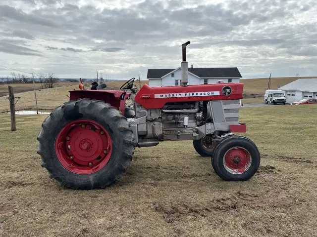 Image of Massey Ferguson 1100 equipment image 1