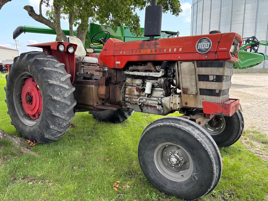 Image of Massey Ferguson 1100 Primary image
