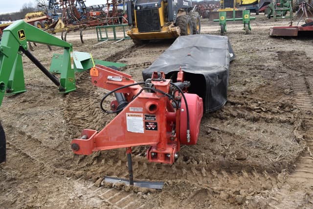 Image of Massey Ferguson 1330 equipment image 1