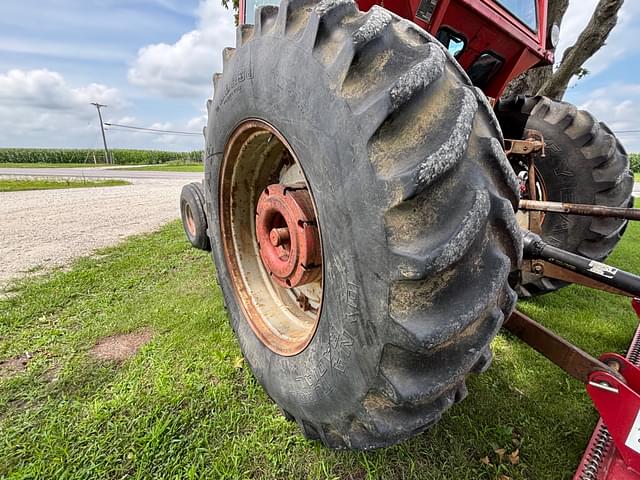 Image of Massey Ferguson 1135 equipment image 4