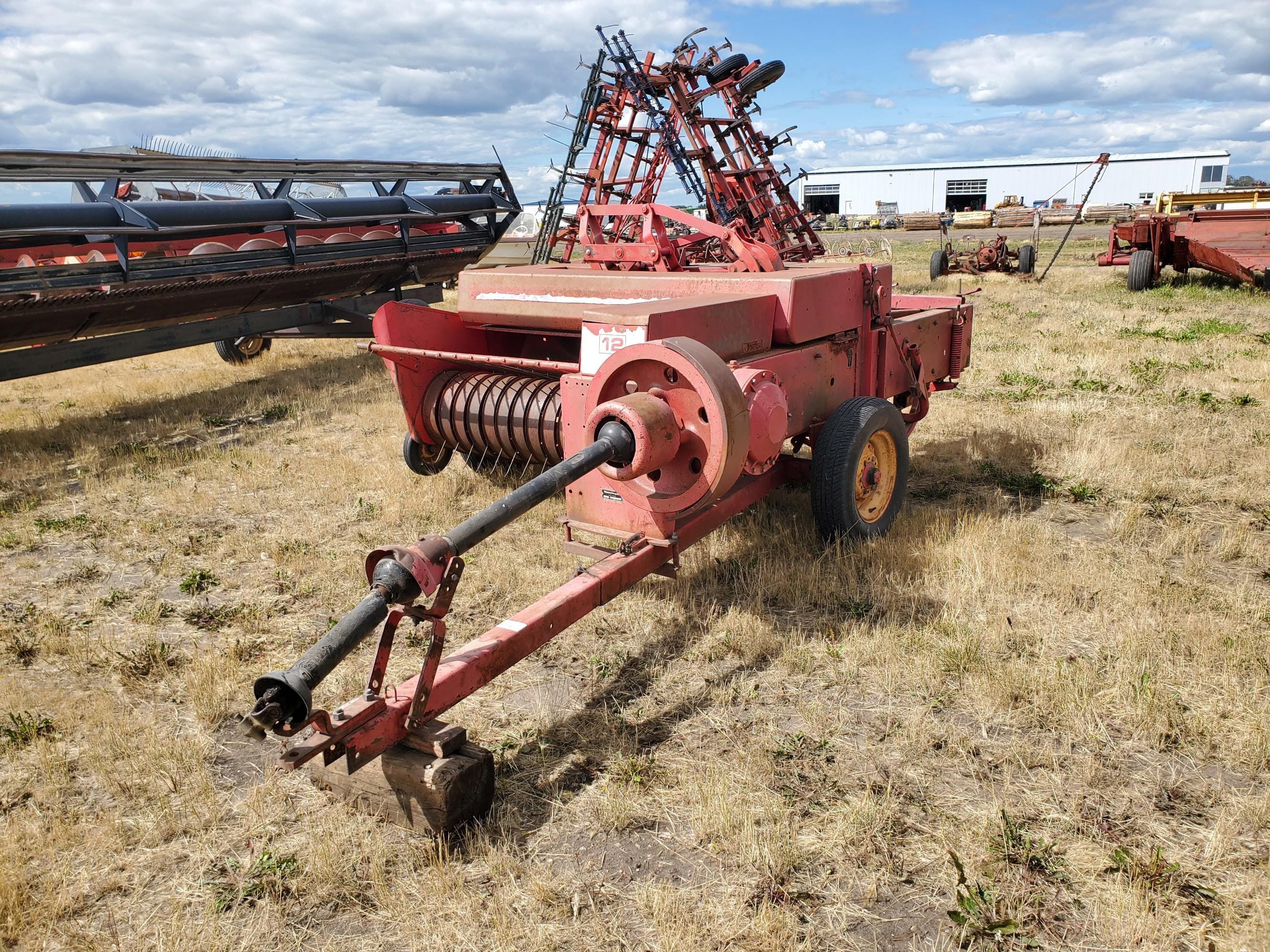 Main image Massey Ferguson 12