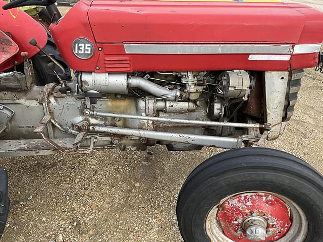 Image of Massey Ferguson 135 equipment image 1