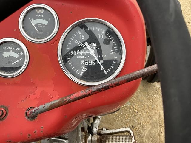 Image of Massey Ferguson 135 equipment image 4