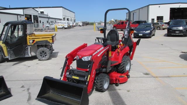 Image of Massey Ferguson GC1723 equipment image 1