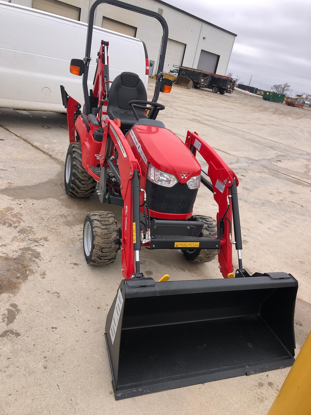 Image of Massey Ferguson GC1723 Image 0