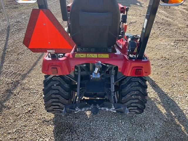 Image of Massey Ferguson GC1725M equipment image 3