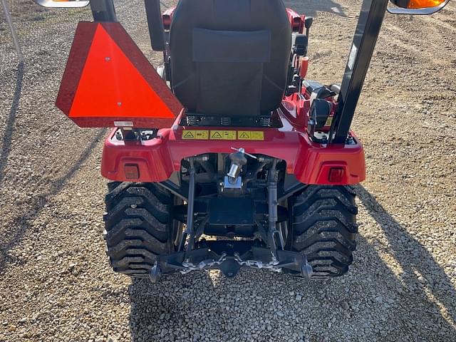 Image of Massey Ferguson GC1725M equipment image 3