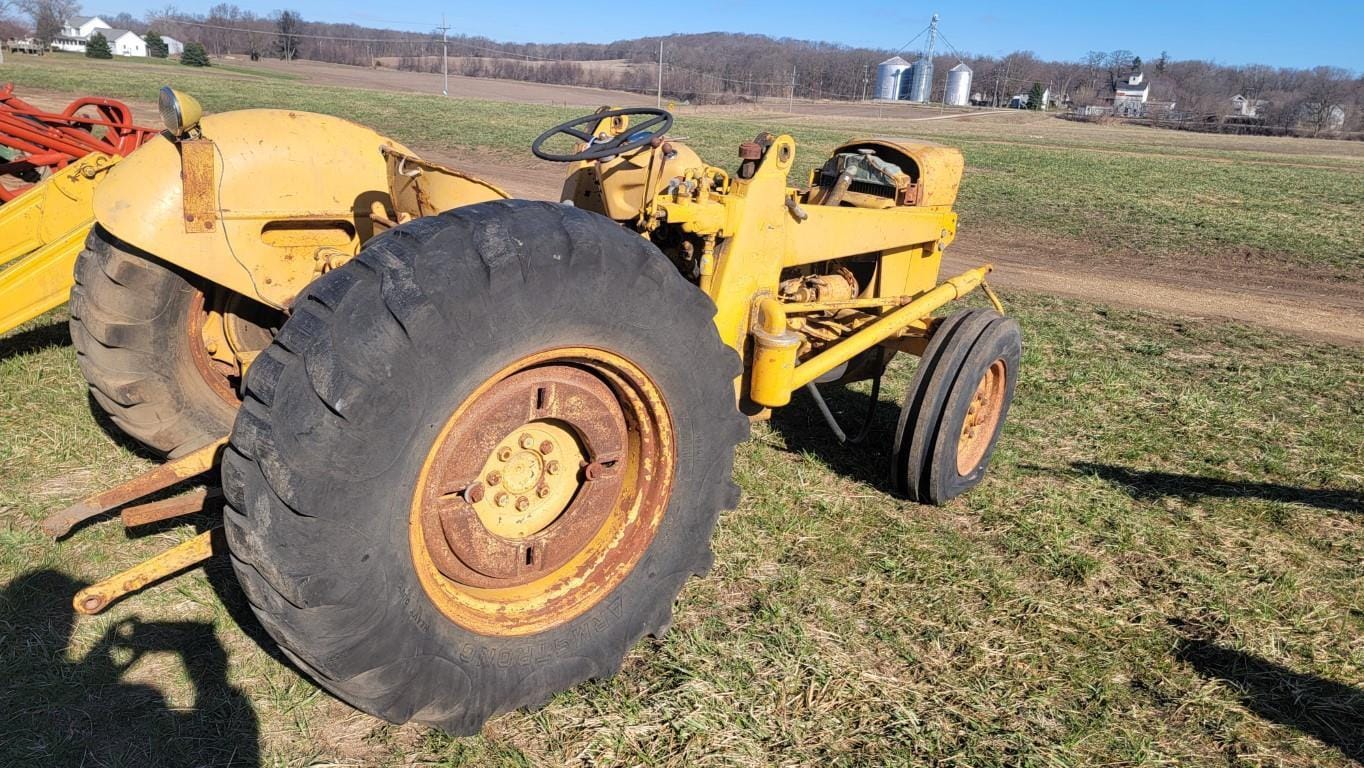 Massey Ferguson 204 Equipment Image0