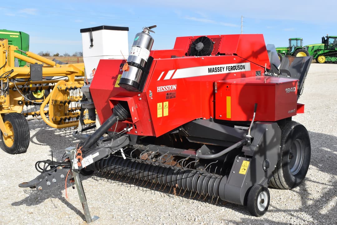 Image of Massey Ferguson 1840 Primary image