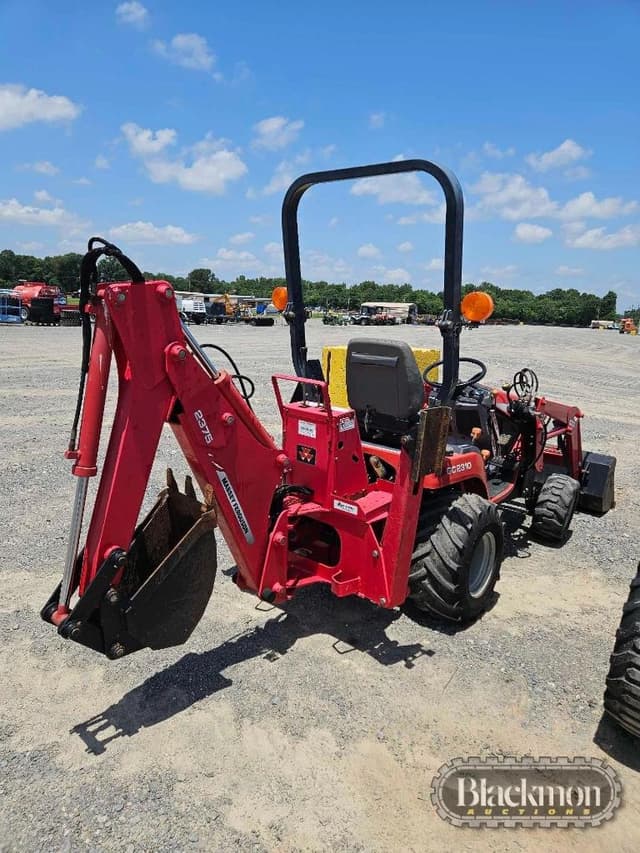 Image of Massey Ferguson GC2310 equipment image 4